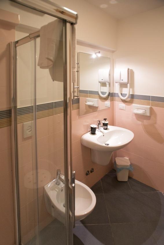 One-Bedroom Apartment,645251547:JPEG